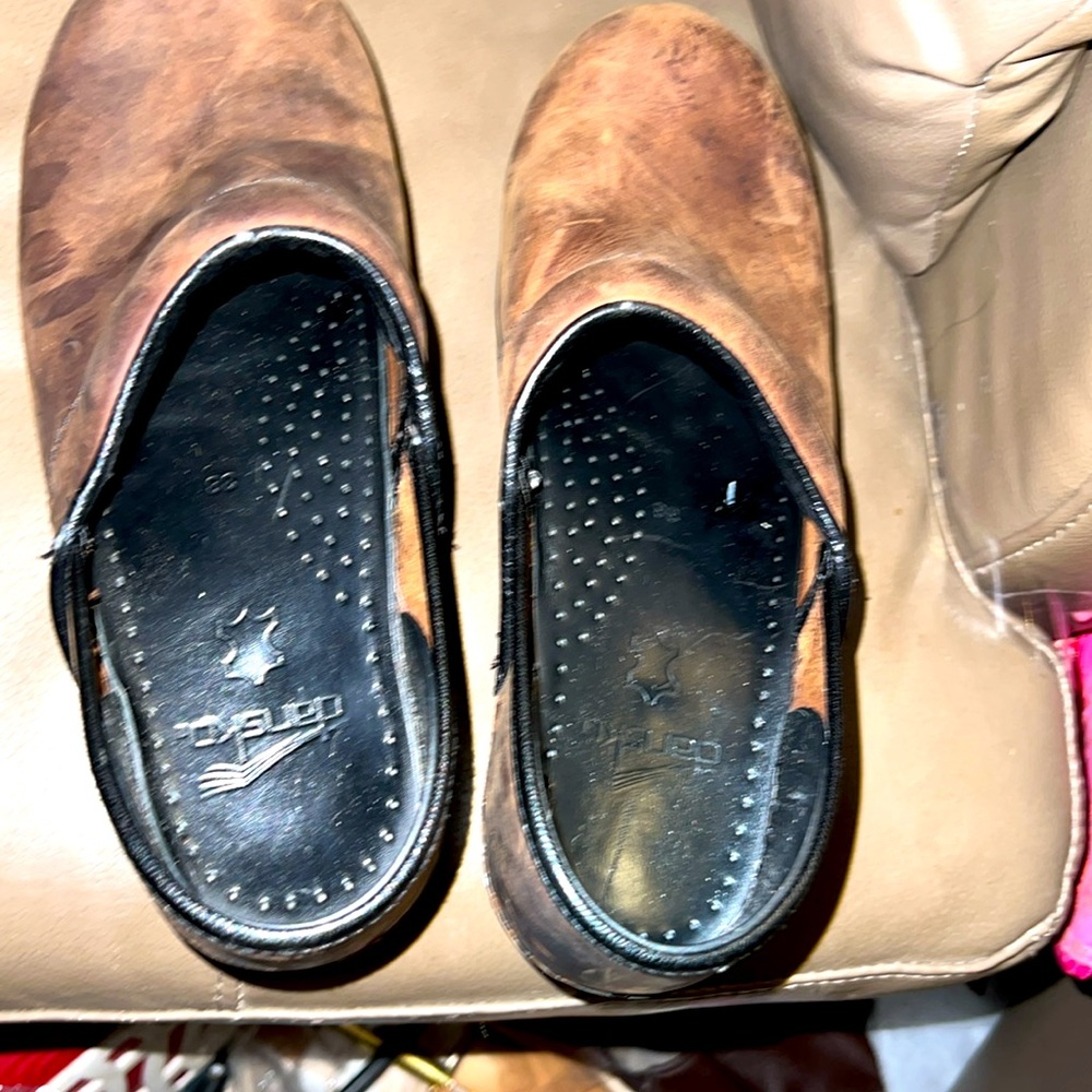 Dansko Size 8, In Great Condition - image 5